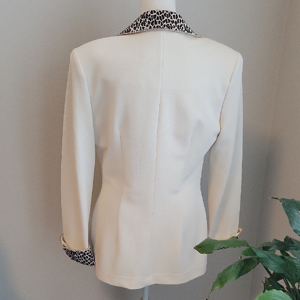 Chic Cache Cream Diamond (faux) & Leopard Accent Blazer & Skirt 2 Piece Set - Picture 9 of 16
